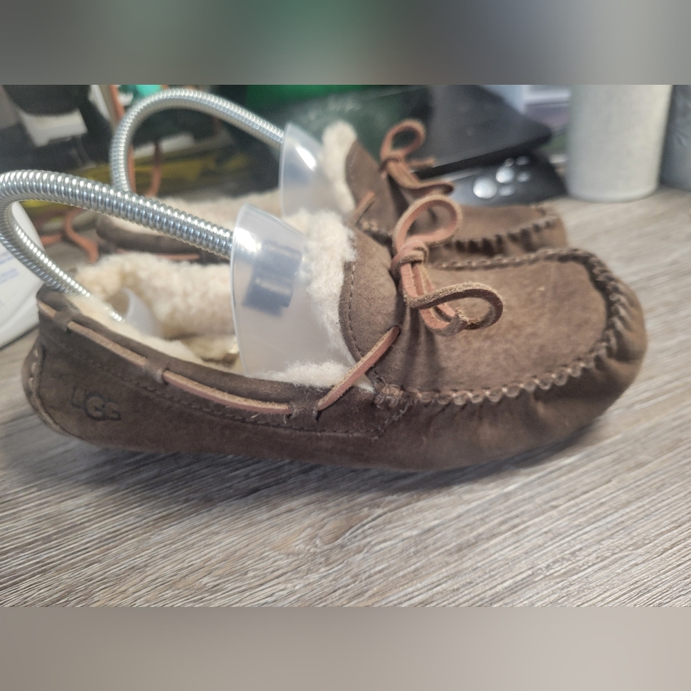 Ugg Women'sâ Dakota Brown Suede Casual Moccasins Shoes Slippers Size 7